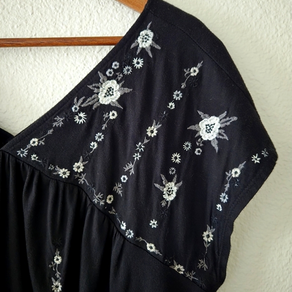 Lucky Brand Embroidery Top - Picture 5 of 7